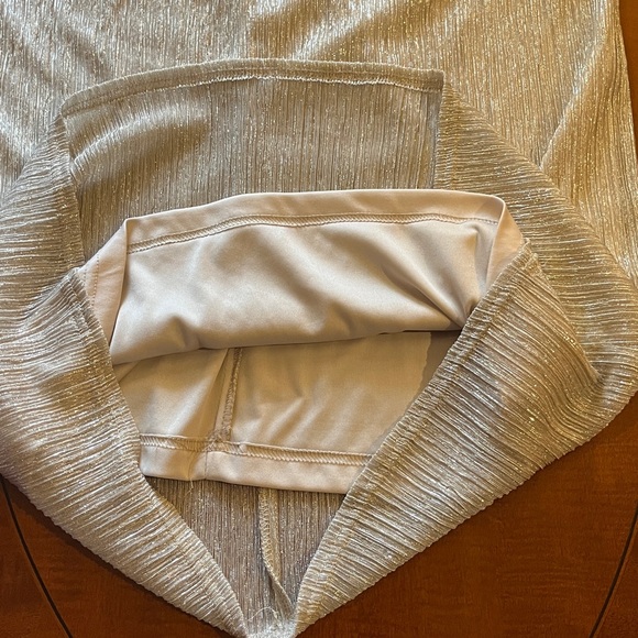 Mother of bride/ evening/ formal 2-piece set: midi dress & cardigan. Silver. 14 - Picture 12 of 13